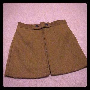 🍀NWOT yellow-olive mini skirt